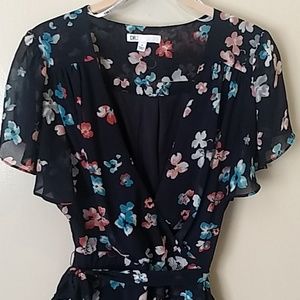 DR2 Sweet Flowy Faux Wrap Dress - Sz Small
